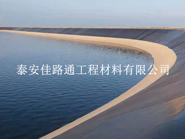 垃圾填埋場(chǎng)施工中如何確保防滲土工膜作用？