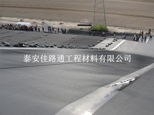 污水處理防滲膜裁剪不浪費(fèi)還防漏？5 個(gè)